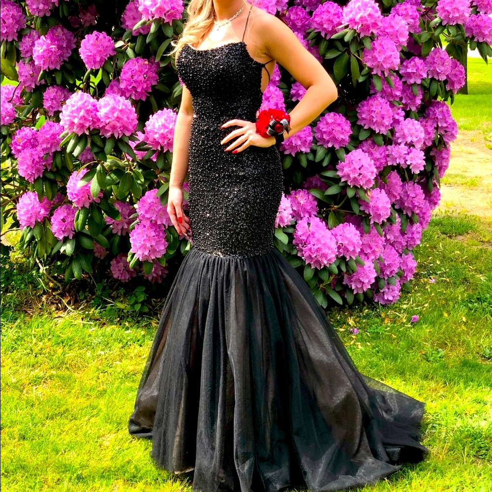 Black Mermaid prom gown.  Bridal elegance